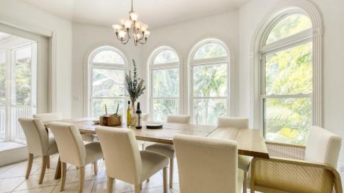 Captiva Casa | Walk to Beach PoolHot Tub Game Room Captiva 5BDR Coco Mango by AvantStay