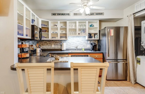 Caine Woods Condominio | Walk to Beach + Restaurants: Ocean City Getaway