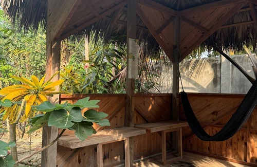 Atacames Apartamento | Walk to beach San Carlos, Tonsupa, Ecuador, WiFi, AC Vacation Apartment
