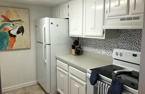 Fernandina Beach Casa | Walk to beach. Perfect for families & couples. Pool & tennis onsite.