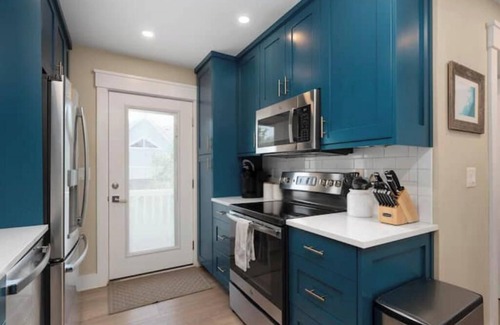 Kill Devil Hills Casa | Walk to beach, hot tub, dog friendly, fenced yard, ev charger