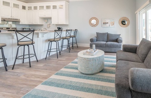 El Centro Beach Casa | WALK TO BEACH! Spacious, Sleeps 12! Gulf View, Pool