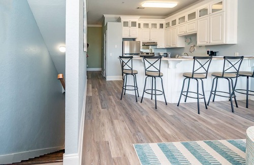 El Centro Beach Casa | WALK TO BEACH! Spacious, Sleeps 12! Gulf View, Pool
