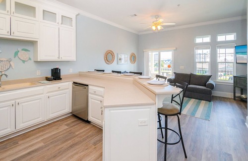 El Centro Beach Casa | WALK TO BEACH! Spacious, Sleeps 12! Gulf View, Pool