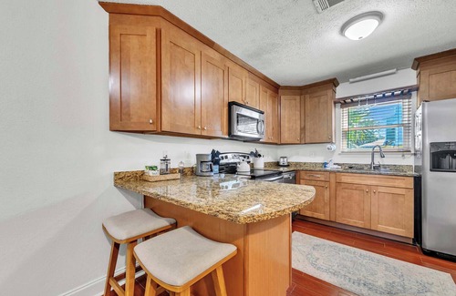 Open Sands Casa | ☀️Walk to Beach-Great Location-2BR-Sandpiper Philosophy☀️