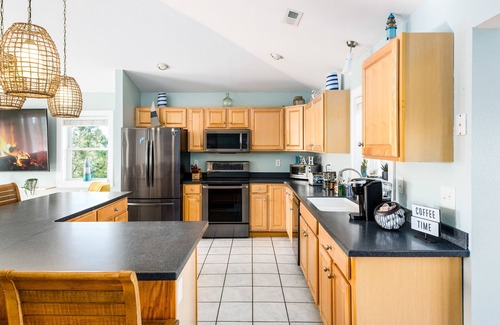 Salvo Casa | Outerbanks - Views - Hot Tub - Heated Pool - 2026 Bookings Open! Dog Friendly