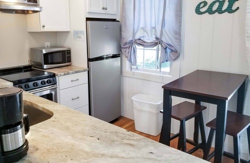 Hyannis Apartamento | ¡NUEVO LISTADO! Captain Gosnold Village - Casa de campo de lujo de 1 dormitorio (5B) - A pie de la playa y de la calle principal