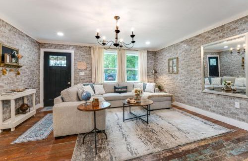 Long Mott Casa | Walk to Boat Ramp Newly Remodeled Seadrift Home!