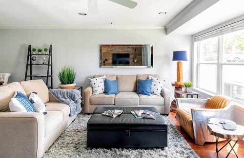 Rutledge Hill Casa | Walk To Broadway-Charming Modern-Historic Townhome