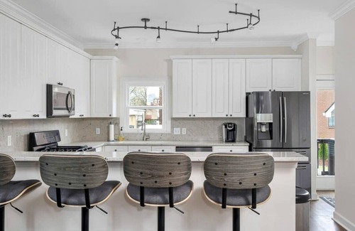 Germantown Casa | *Walk To Broadway* | Magnolia House in Germantown!