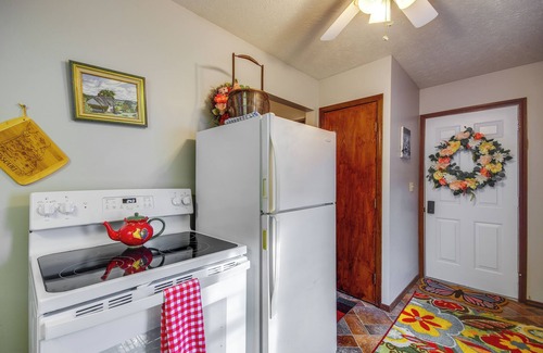 Lebanon Apartamento | Lebanon Studio ~ 13 Mi to Bennett Springs!