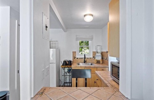 Samarkand Casa | Walk to coffee, relax on the private deck!