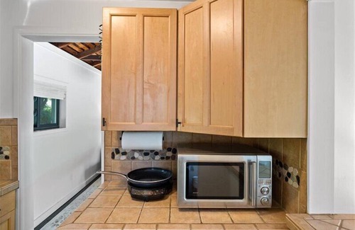 Samarkand Casa | Walk to coffee, relax on the private deck!