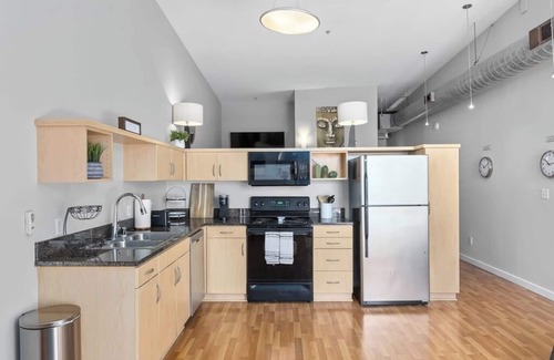East Village Apartamento | Walk to Convention|Gym|Great for Mid Term Stay