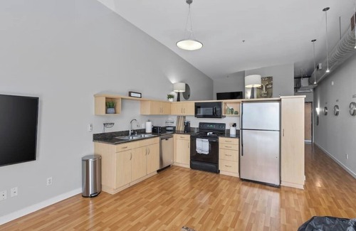 East Village Apartamento | Walk to Convention|Gym|Great for Mid Term Stay