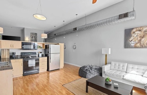 East Village Apartamento | Walk to Convention|Gym|Great for Mid Term Stay