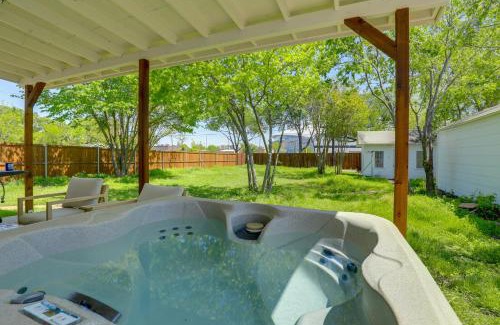 Central Arlington Casa | Walk to Cowboys Games Arlington Home with Pool!
