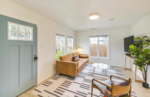 Central Arlington Casa | Walk to Cowboys Games Arlington Home with Pool!