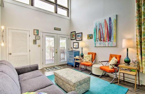 Dewey Beach Apartamento | Walk to Dewey Beach Bright Condo with Balcony!