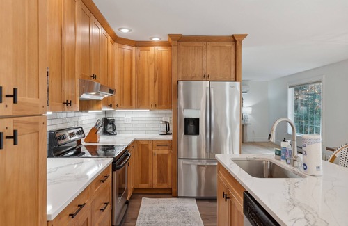 Kennebunk Casa | Walk to Dock Square! Firepit, Ping Pong, & Games!