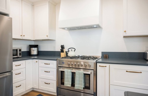 San Luis Obispo Casa | Walk to Downtown SLO-2bed/2bath: Buzzing Bungalow