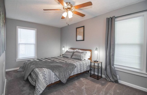 Ottawa Casa | Walk to Downtown Ottawa close to Starved Rock