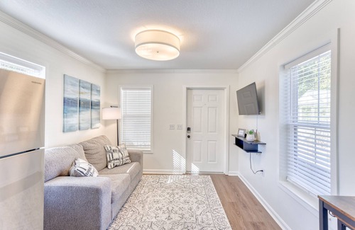 Ocean Springs Casa | Walk to Downtown Ocean Springs from your private cottage
