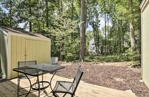 Taylor's Pond Casa | Walk to Dtwn and Breweries Townhome in Cary!