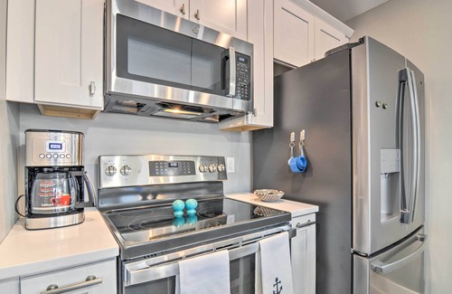 Charlevoix Casa | Walk to Dtwn: Charlevoix Townhome w/ Fireplace