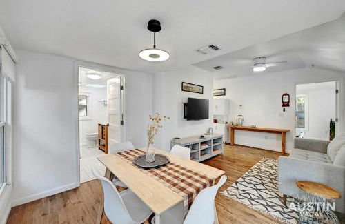 Holly Casa | Walk to E. Austin Hotspots 2BR 1BA w Parking Dog-Friendly By Austin Vacay
