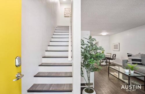 Hyde Park Apartamento | Walk to Everything - Fun Hyde Park Space King Bed
