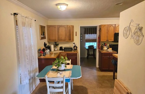 St. Marys Casa | Walk to Ferry/ Private Pool/ Dogs ok!/ Fenced Yard/ Entire Home