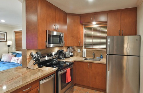 Wilton Manors Apartamento | Suite de lujo amueblada de 1 dormitorio con piscina y terraza