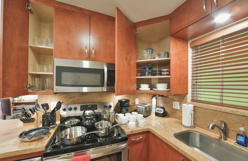 Wilton Manors Apartamento | Suite de lujo amueblada de 1 dormitorio con piscina y terraza