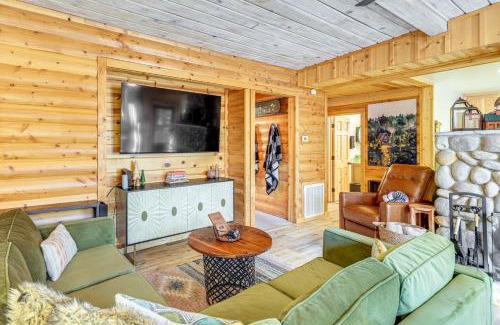 Twain Harte Casa | Walk to Golf, Lake Twain Harte Cabin with Fireplace