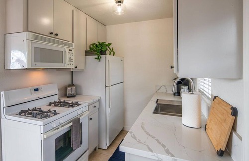 Old Town Cabaña | Walk to Historic Old Town San Diego, cute 1 bedroom 1 bath, single story home.