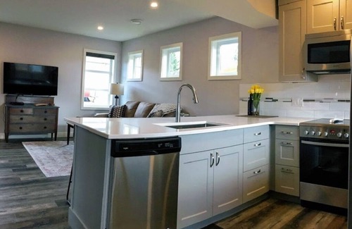Okanagan-Similkameen Casa | Almacenamiento seguro para bicicletas / equipos de 2 dormitorios y 3 baños de nueva construcción