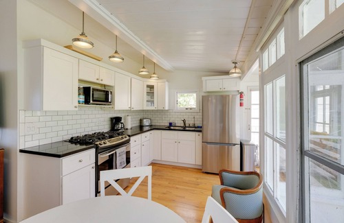 Village of La Jolla Cabaña | Walk to La Jolla Cove: Dtwn Cottage w/ Ocean View!