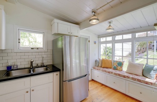 Village of La Jolla Cabaña | Walk to La Jolla Cove: Dtwn Cottage w/ Ocean View!