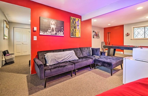 Pocono Summit Cabina | Walk to Lake: Game Room Getaway in Pocono Summit!