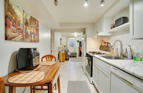 Oak Grove Apartamento | Walk to Lake George: Guest Suite in Oak Grove