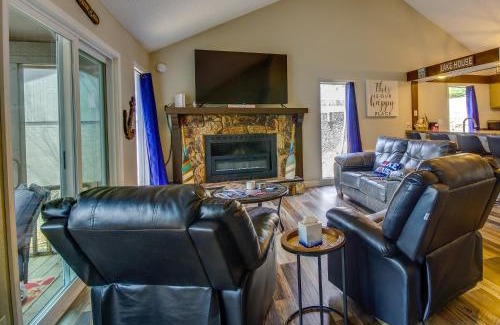 Osage Beach Casa | Walk to Lake Osage Beach Home with Grill!