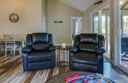 Osage Beach Casa | Walk to Lake Osage Beach Home with Grill!