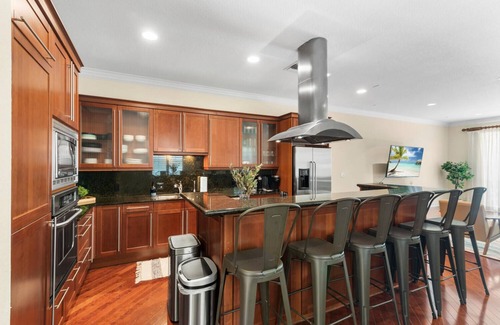 Tarpon River Casa | Walk to Las Olas, Riverfront community