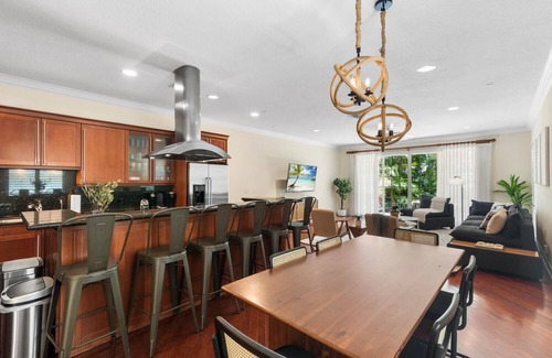 Tarpon River Casa | Walk to Las Olas, Riverfront community