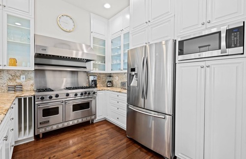 Victoria Park Casa | Walk to Las Olas ~Triple Decker ~ Huge Bathrooms ~ Heated Pool ~ Rooftop Deck ~ Awesome Location