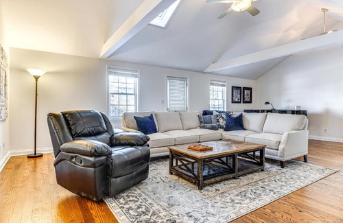 Zionsville Casa | Walk to Main St and Parks Zionsville Village Home