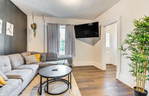 Stroudsburg Casa | Walk to Main St Shops and Dining Stroudsburg Unit!