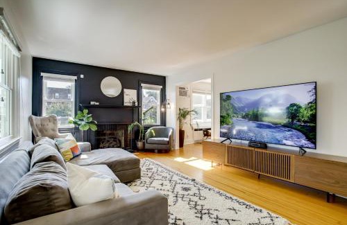 Cambridge Casa | Walk to Marina, Park and Dtwn Cambridge Family Home