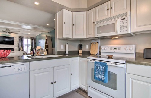 Caine Woods Casa | Walk to Maryland Beach: Canal-Front Escape w/ Dock